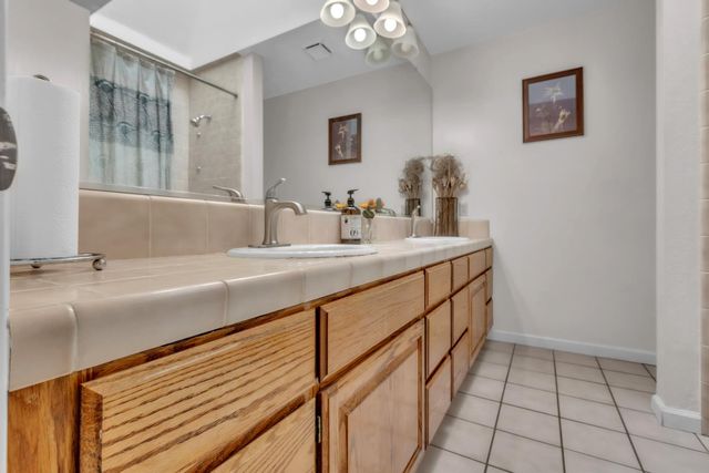2011 Angelico Cir, Stockton, CA 95207