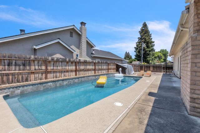 2011 Angelico Cir, Stockton, CA 95207