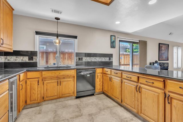 2011 Angelico Cir, Stockton, CA 95207