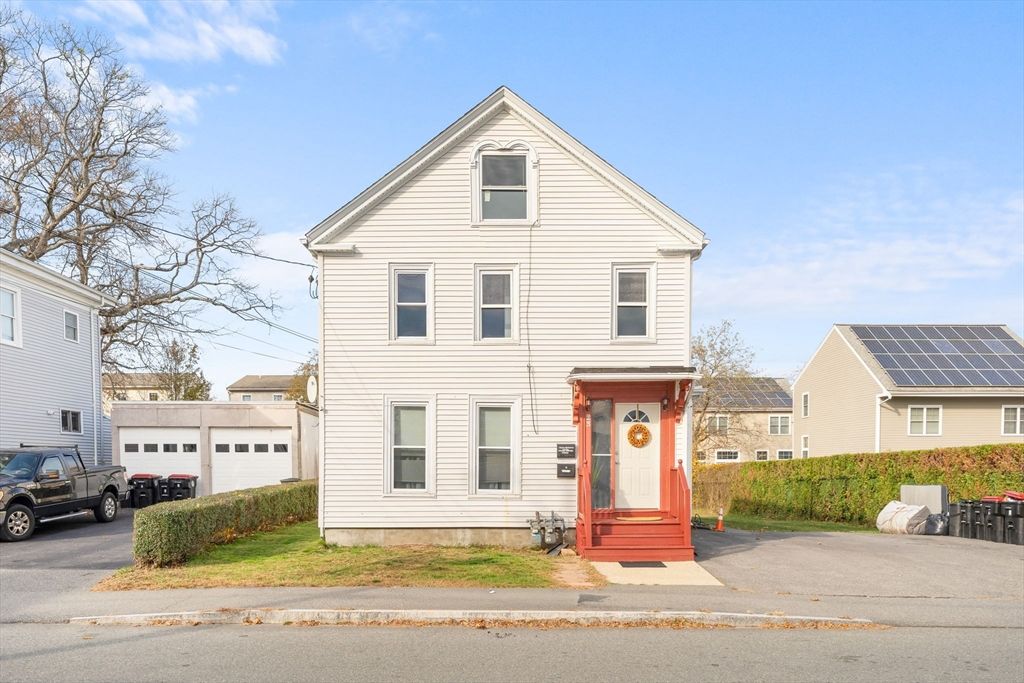 23 Foster St, Brockton, MA 02301