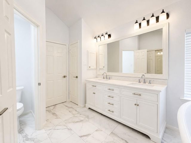 2 Wind Harp Place, The Woodlands, TX 77382