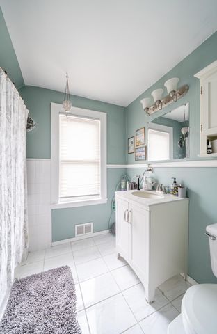 1051 Virginia Street, Saint Paul, MN 55117