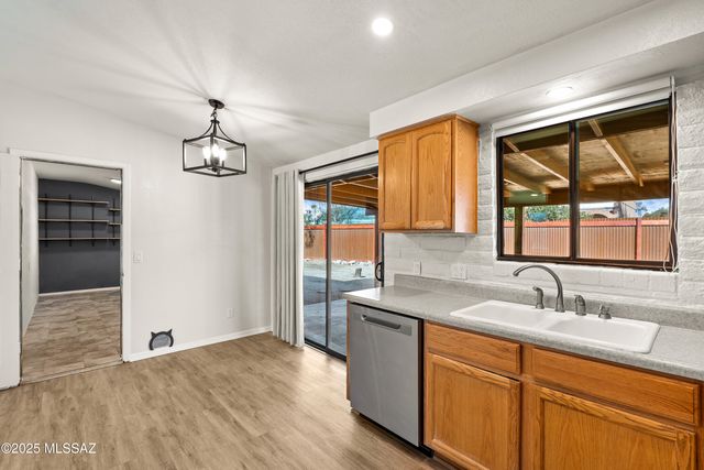 2340 W Placita Algodon, Tucson, AZ 85741