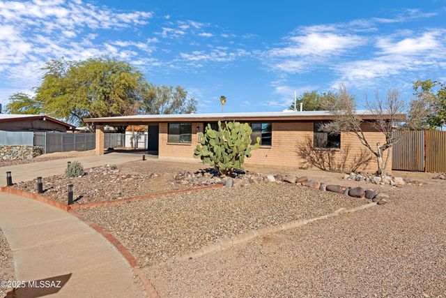 2340 W Placita Algodon, Tucson, AZ 85741