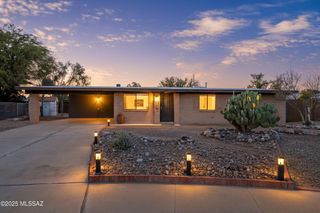 2340 W Placita Algodon, Tucson, AZ 85741