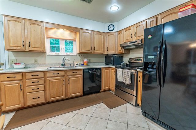 2442 Lisa Lane, Allentown City, PA 18104