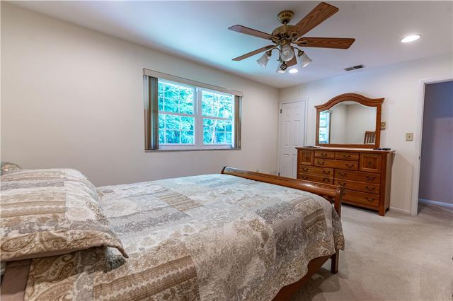 2442 Lisa Lane, Allentown City, PA 18104