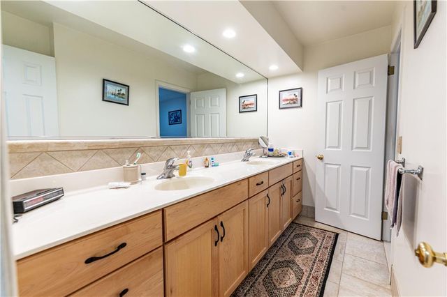 2442 Lisa Lane, Allentown City, PA 18104