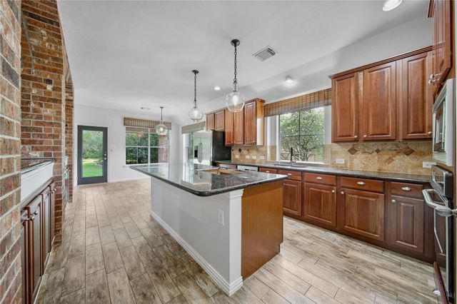 14 Beauty Bower Place, The Woodlands, TX 77382
