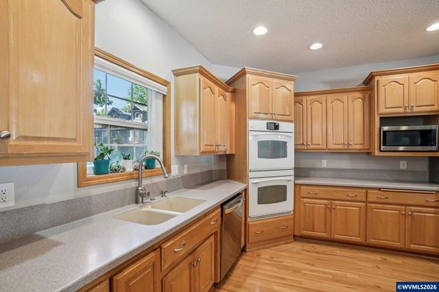 724 Lost Ln N, Keizer, OR 97303