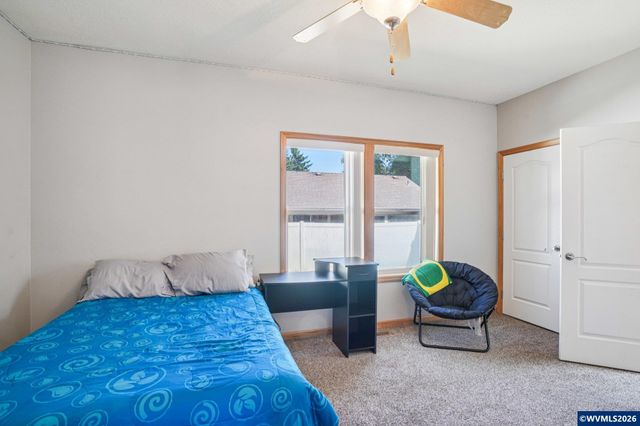 724 Lost Ln N, Keizer, OR 97303