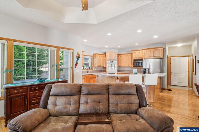 724 Lost Ln N, Keizer, OR 97303