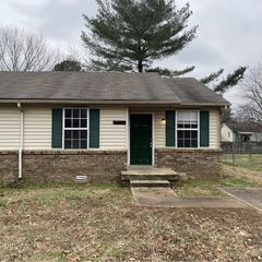 636 R S Bradley Blvd Apt B, Clarksville, TN 37042