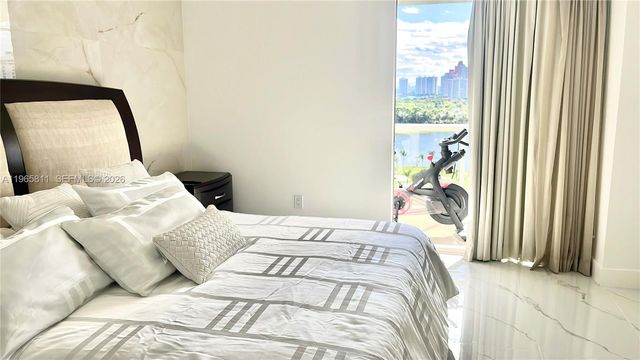 3701 N Country Club Dr 1505, Aventura, FL 33180