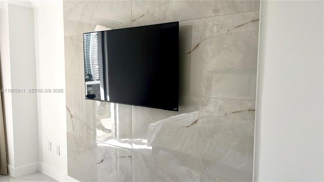 3701 N Country Club Dr 1505, Aventura, FL 33180