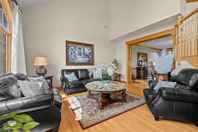 5915 Rosinweed Lane, Naperville, IL 60564