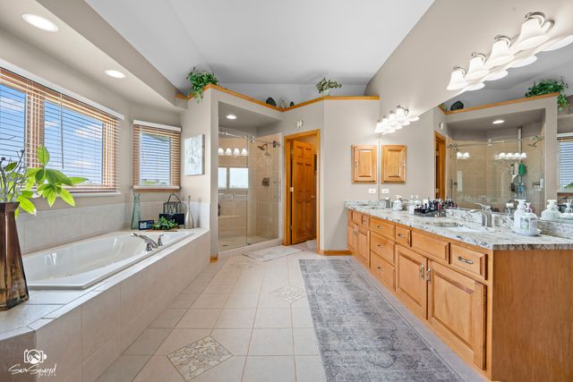 5915 Rosinweed Lane, Naperville, IL 60564