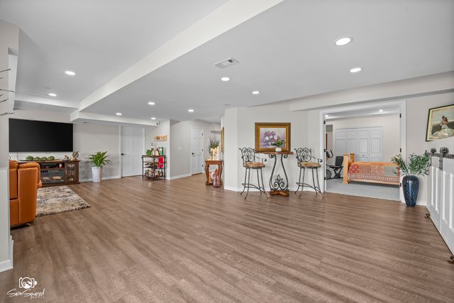 5915 Rosinweed Lane, Naperville, IL 60564