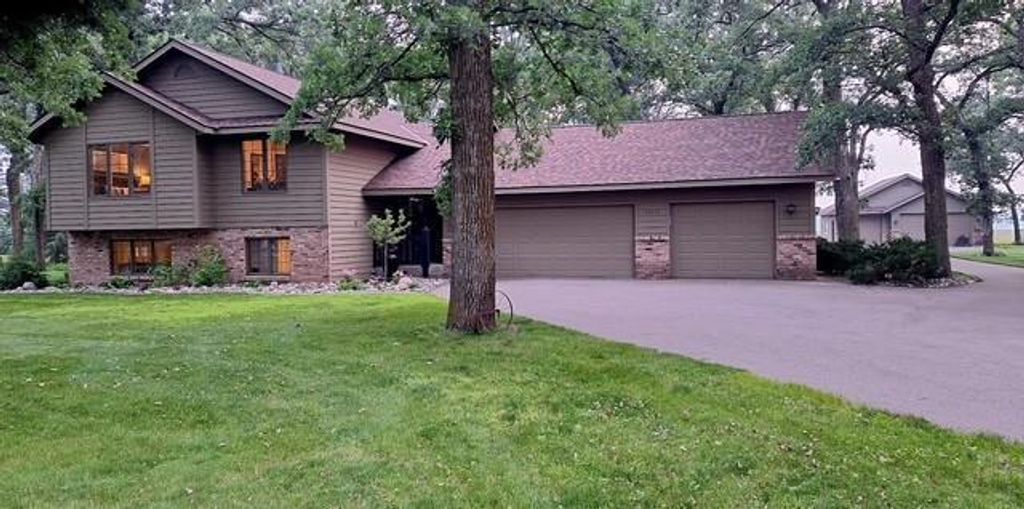 24233 County Road 75, Saint Augusta, MN 56301