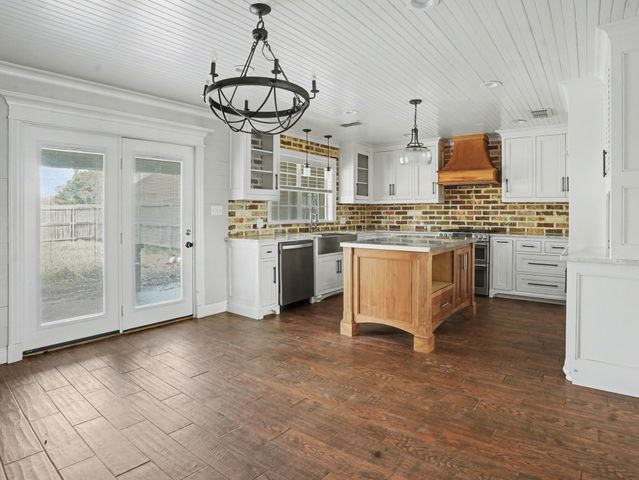 2802 Boyd Street, Ennis, TX 75119