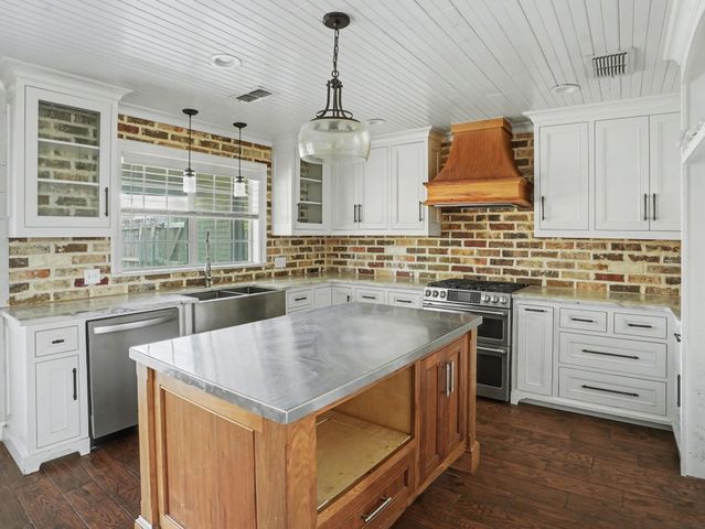 2802 Boyd Street, Ennis, TX 75119