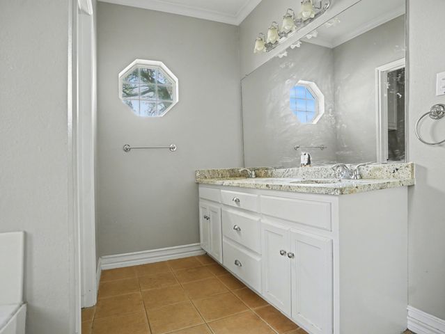 2802 Boyd Street, Ennis, TX 75119