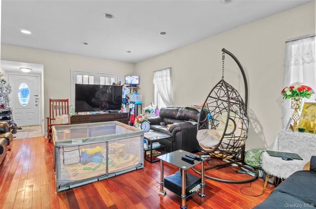 9555 115th Street, Richmond Hill S., NY 11419