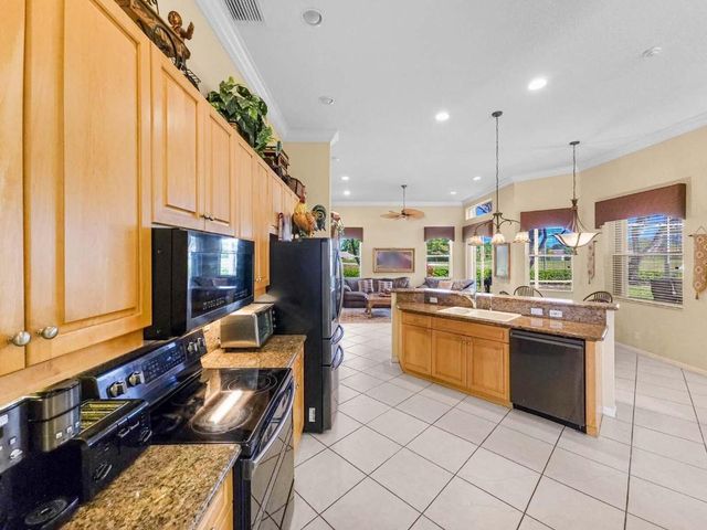 5318 Landon Circle, Boynton Beach, FL 33437