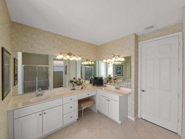 5318 Landon Circle, Boynton Beach, FL 33437