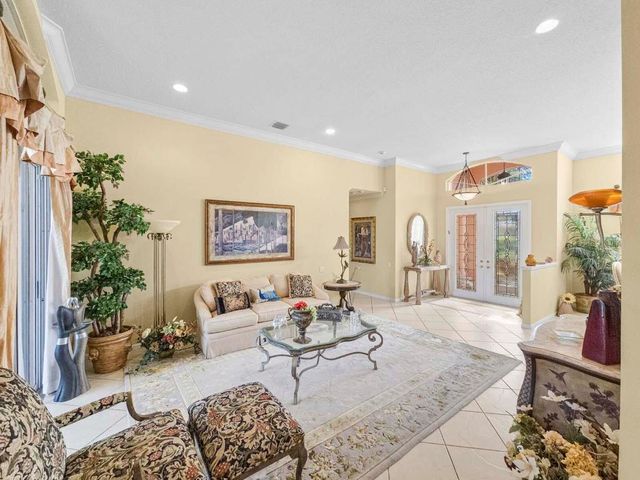 5318 Landon Circle, Boynton Beach, FL 33437