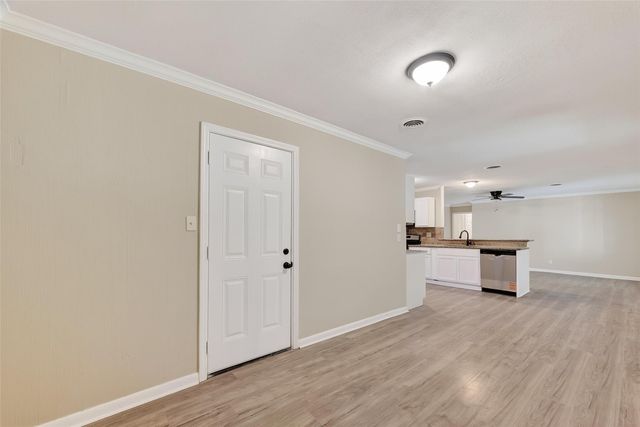 105 Longridge Drive, La Marque, TX 77568