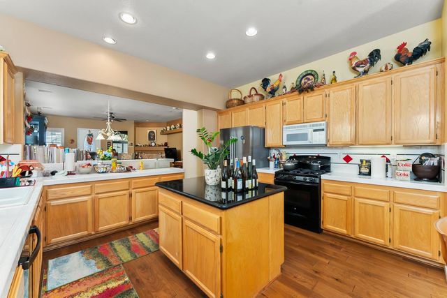 5548 Red Jasper Way, Antelope, CA 95843
