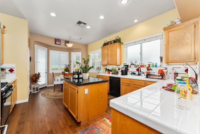 5548 Red Jasper Way, Antelope, CA 95843