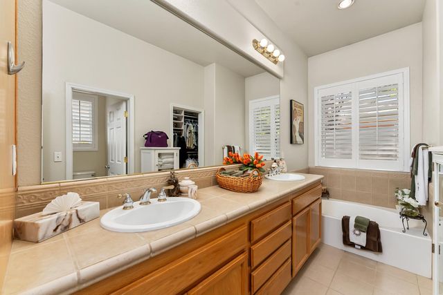 5548 Red Jasper Way, Antelope, CA 95843