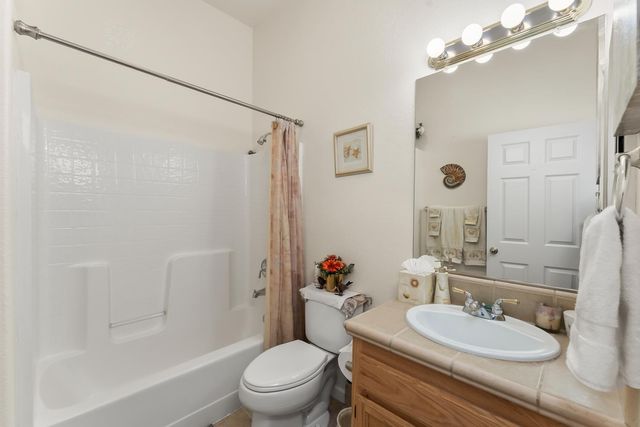 5548 Red Jasper Way, Antelope, CA 95843