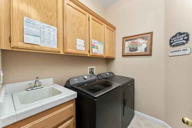 5548 Red Jasper Way, Antelope, CA 95843