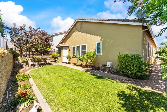 5548 Red Jasper Way, Antelope, CA 95843