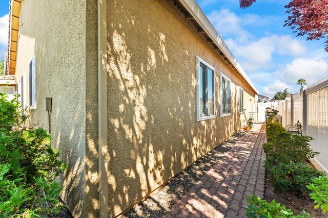 5548 Red Jasper Way, Antelope, CA 95843