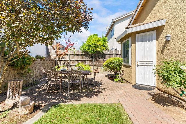 5548 Red Jasper Way, Antelope, CA 95843