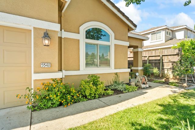 5548 Red Jasper Way, Antelope, CA 95843