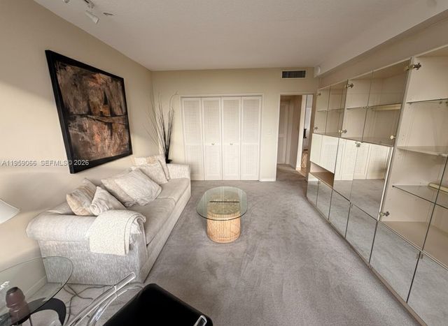 5601 Collins Ave 720, Miami Beach, FL 33140