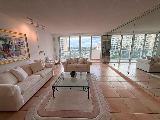 5601 Collins Ave 720, Miami Beach, FL 33140