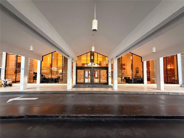 5601 Collins Ave 720, Miami Beach, FL 33140