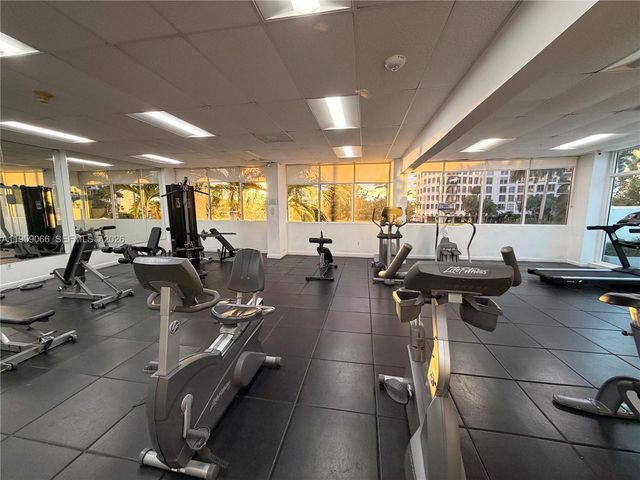 5601 Collins Ave 720, Miami Beach, FL 33140