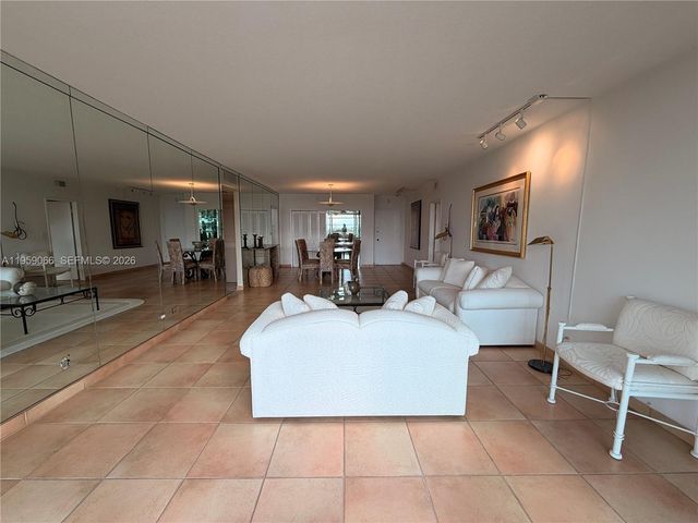 5601 Collins Ave 720, Miami Beach, FL 33140