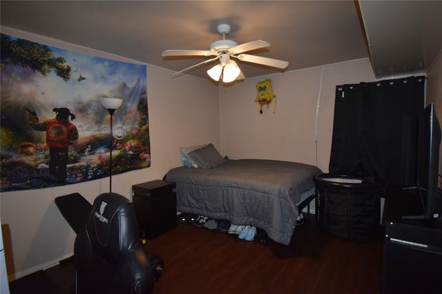 824 Barkridge Trail, Burleson, TX 76028