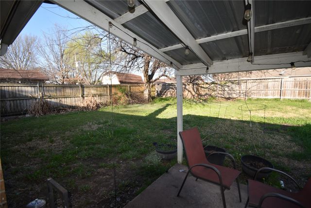 824 Barkridge Trail, Burleson, TX 76028