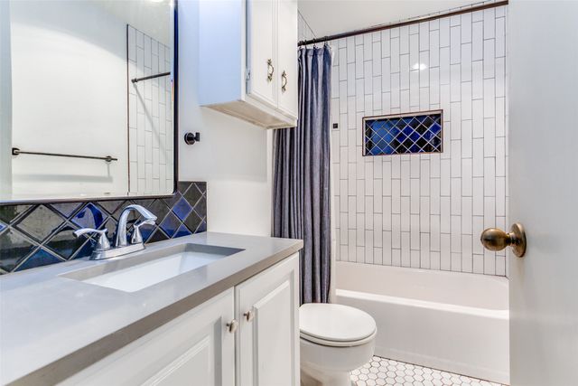 914 W Avenue F, Garland, TX 75040