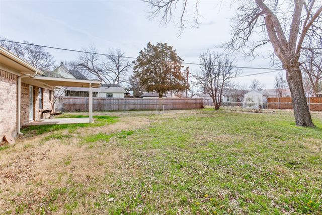 914 W Avenue F, Garland, TX 75040