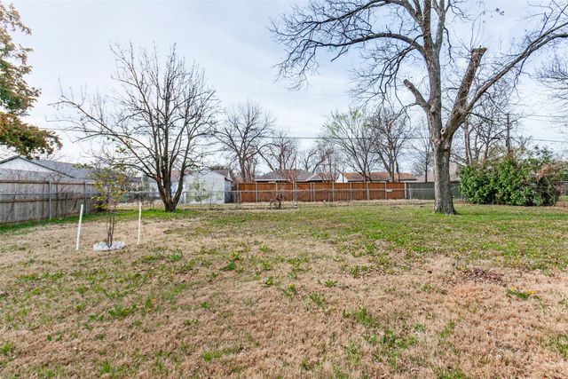 914 W Avenue F, Garland, TX 75040